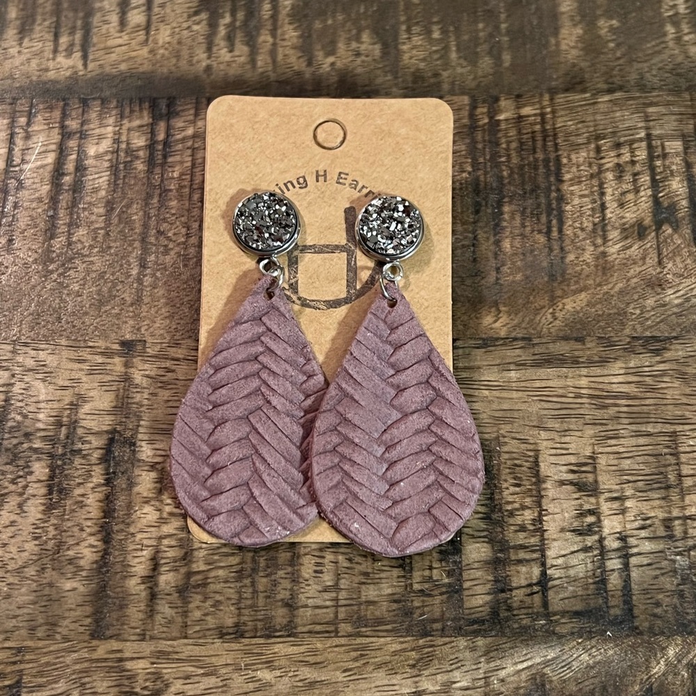 New druzy leather mauve earrings